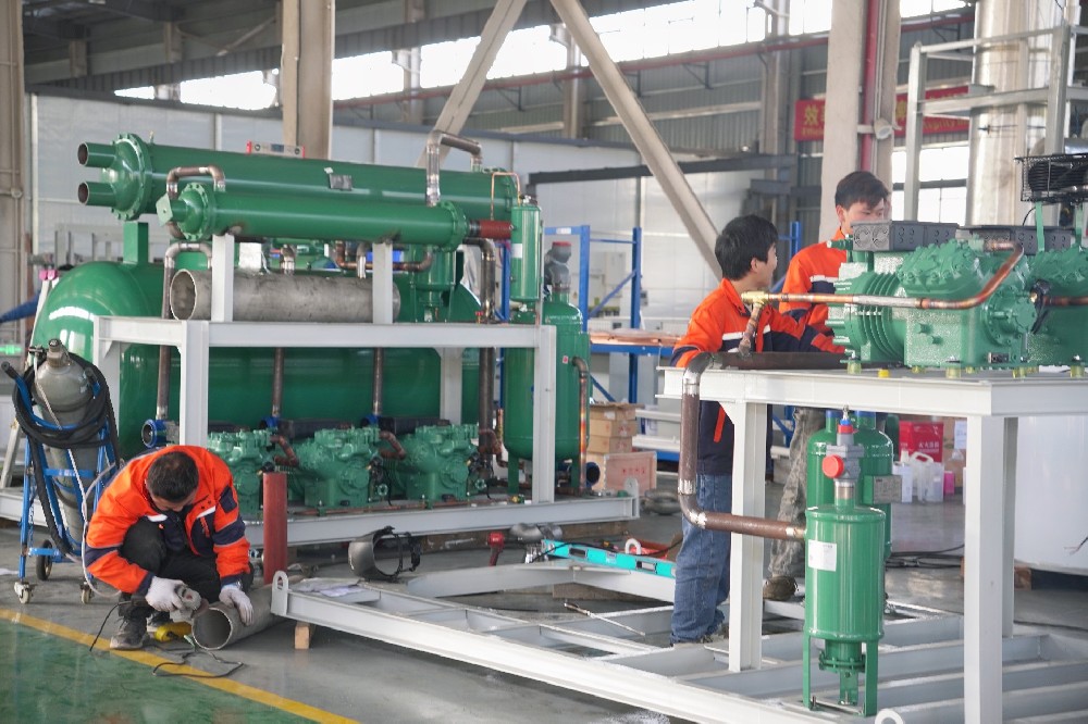 寒冬將至，冰勛制冷車間卻熱火朝天